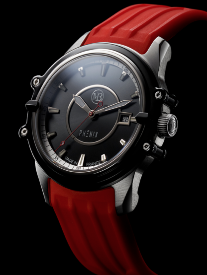 Phénix watch red rubber strap side view