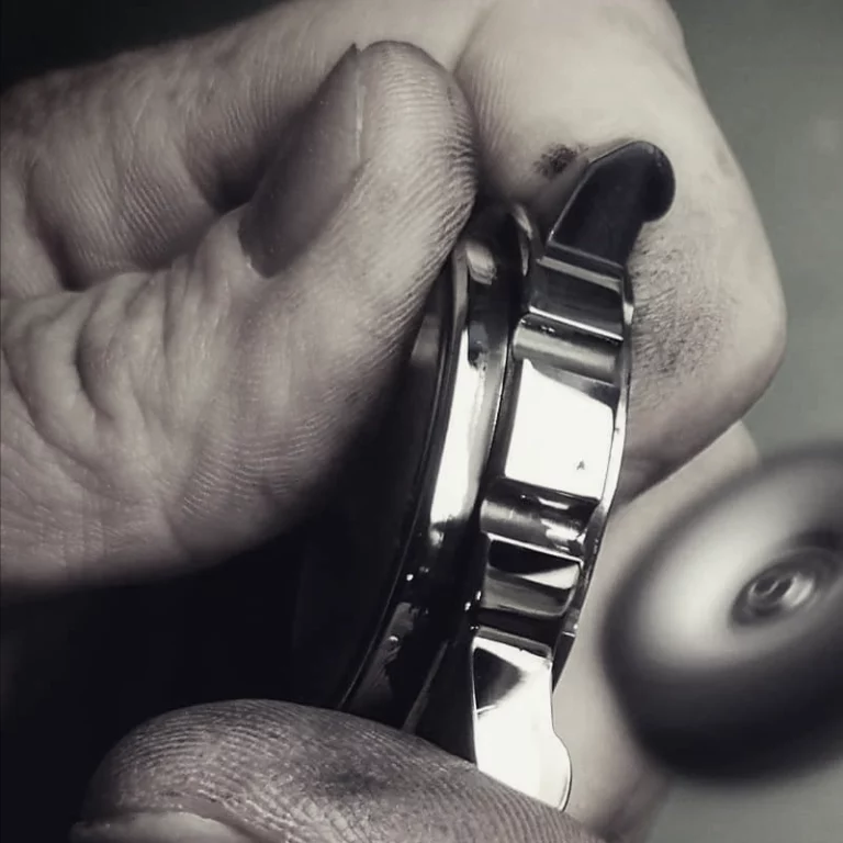 I scratch my watch J'ai rayé mo a montre réparé une montre rayé, repair a scratched watch